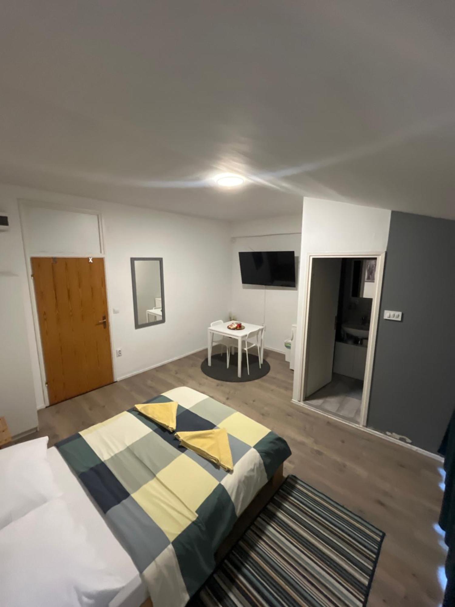 Apartmani Vacanza Загреб Экстерьер фото