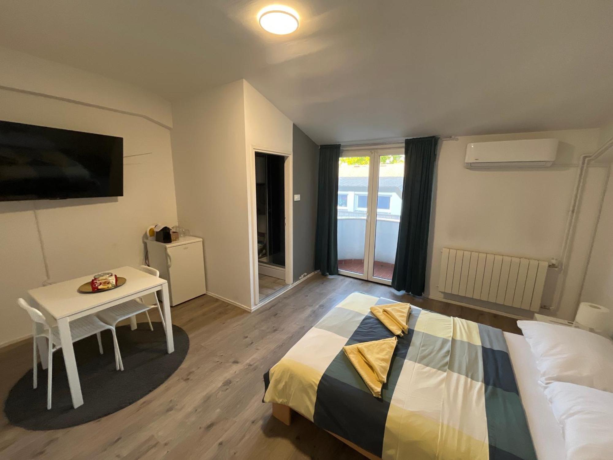 Apartmani Vacanza Загреб Экстерьер фото